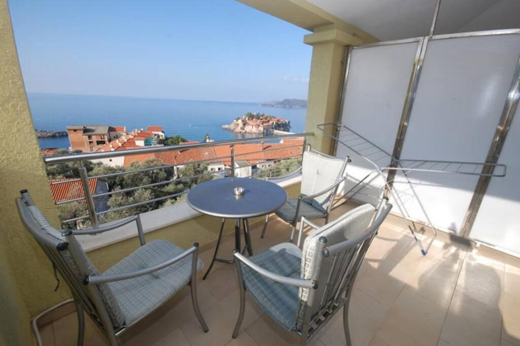 Bmv Room With East Island View Sveti Stefan Bagian luar foto