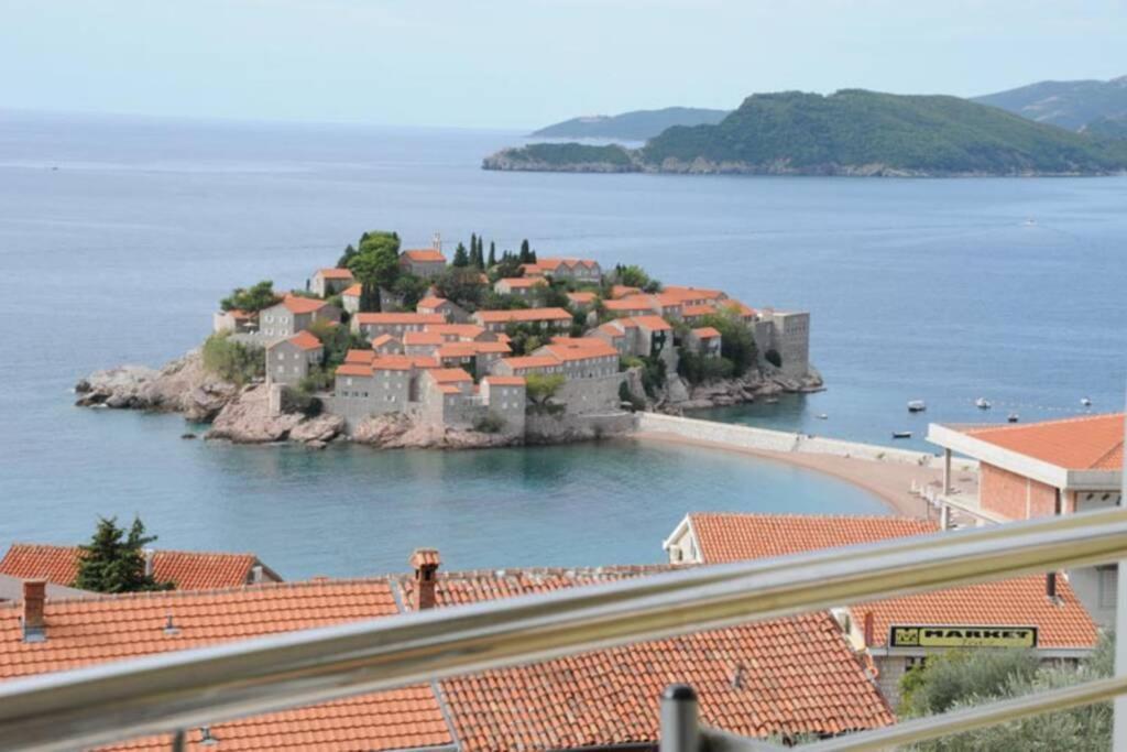 Bmv Room With East Island View Sveti Stefan Bagian luar foto