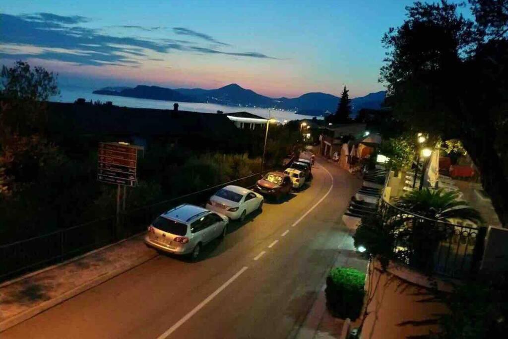 Bmv Room With East Island View Sveti Stefan Bagian luar foto