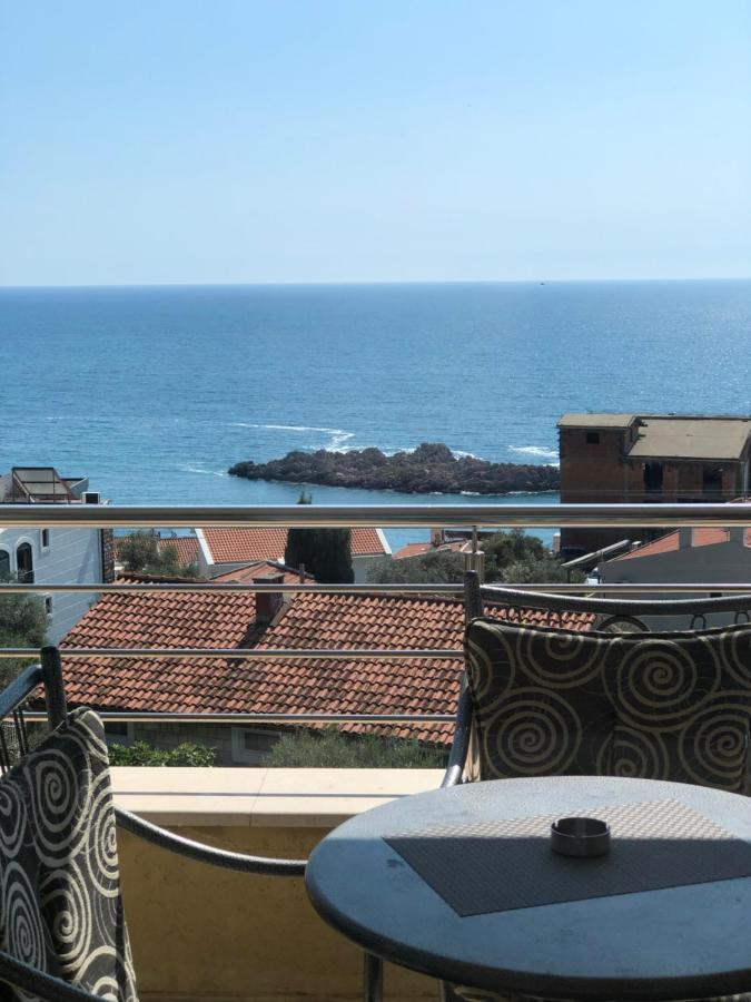 Bmv Room With East Island View Sveti Stefan Bagian luar foto