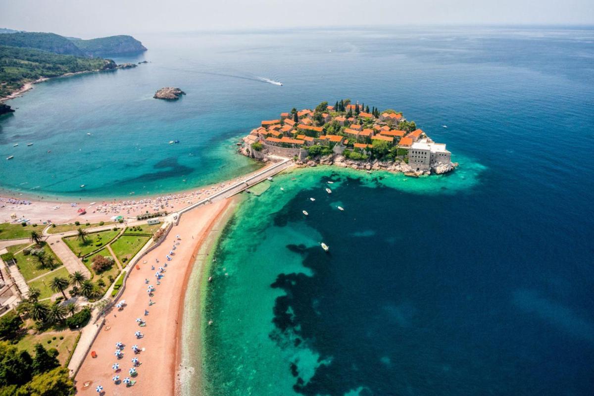 Bmv Room With East Island View Sveti Stefan Bagian luar foto
