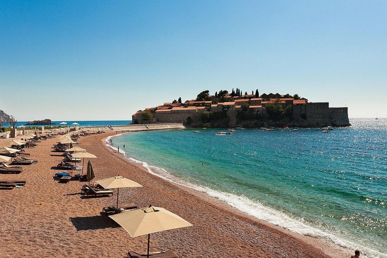 Bmv Room With East Island View Sveti Stefan Bagian luar foto